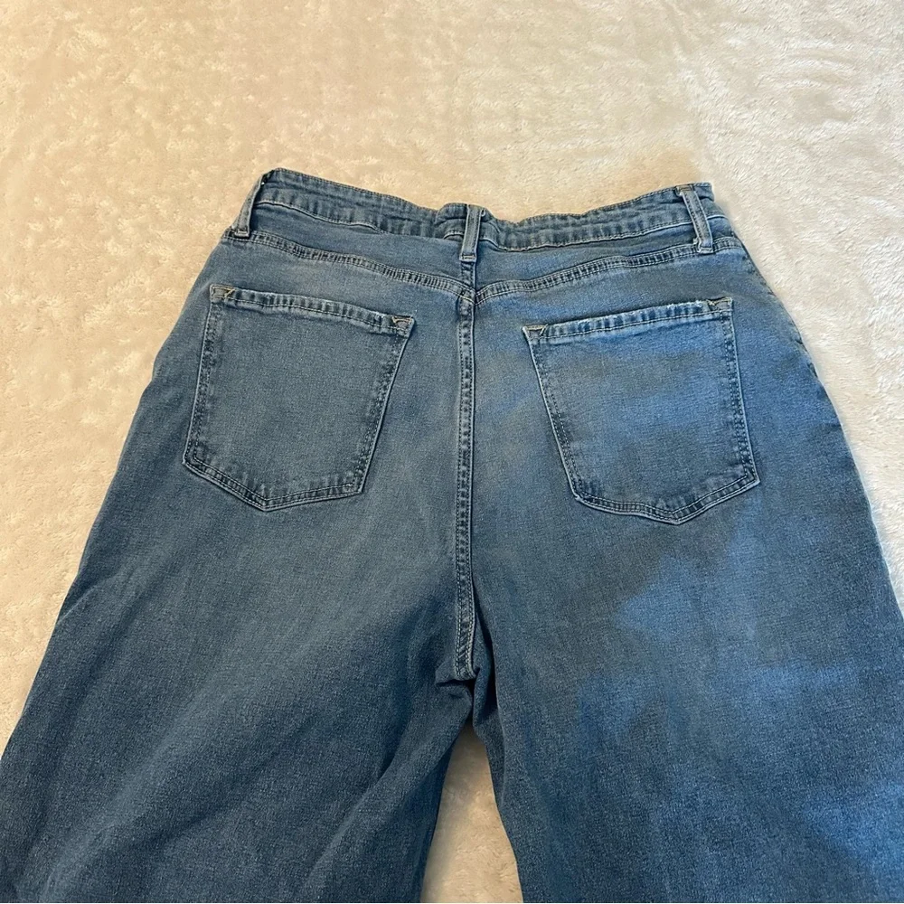Forever 21 Wide Leg Medium Wash Jeans size 30/10 31” inseam - Picture 4 of 7